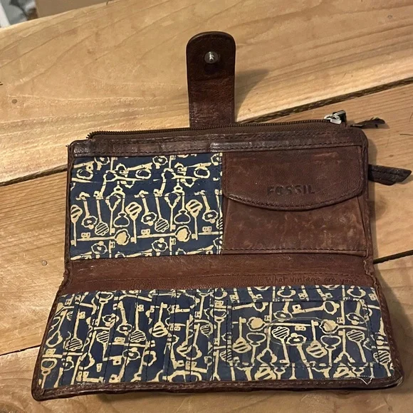Fossil Dark Brown Leather Wallet - Picture 2 of 6